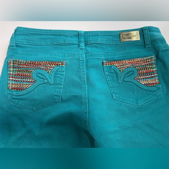 Rocawear Turquoise Embroidered Shorts - Picture 10 of 10